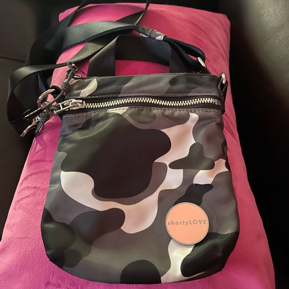 Shorty love shorthand crossbody